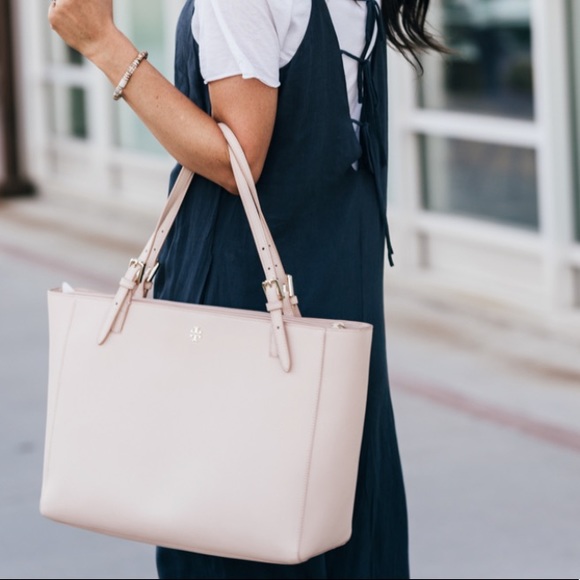 Tory Burch Handbags - Tory Burch 🤍 York Buckle Tote